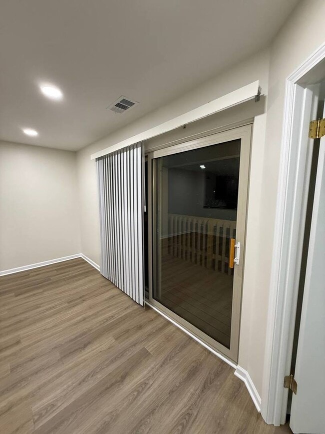 Building Photo - 209 Glengarry Dr