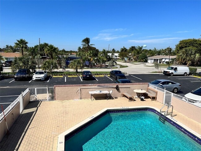 Building Photo - 1100 SE 4th Ave