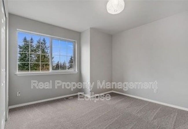 Building Photo - 5803 77th Ave NE