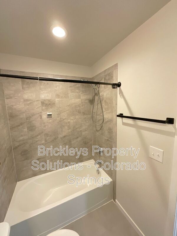 Building Photo - 7227 Berrybrook Ln