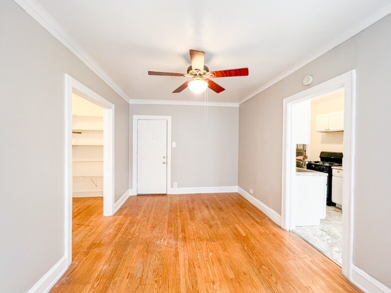 Building Photo - 5051 N Glenwood Ave