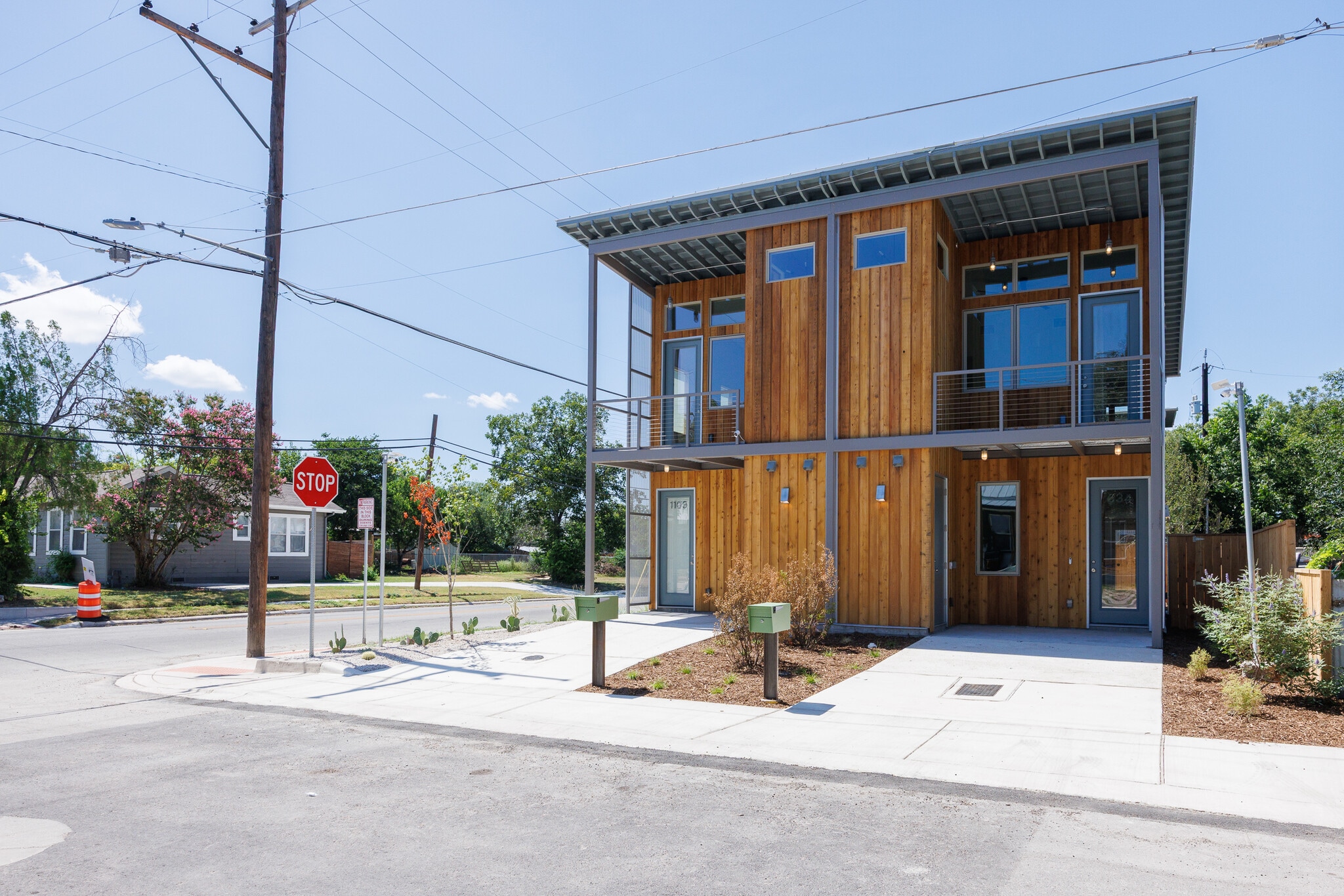 Building Photo - 626 Delaware St