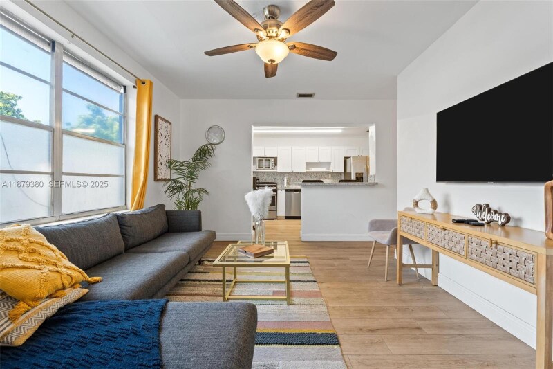 Building Photo - 2453 SW 17th St