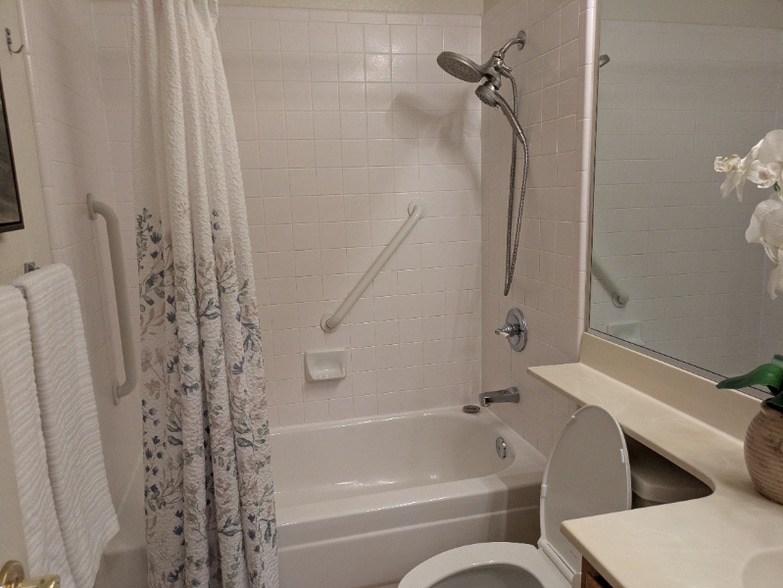 Building Photo - 105 Donegan Ct