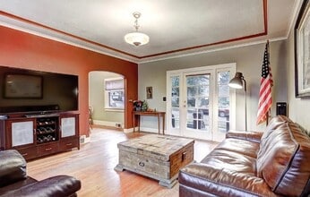 Building Photo - 7307 SW 31st Ave