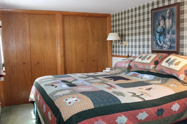 Building Photo - 318 Paradise Dr