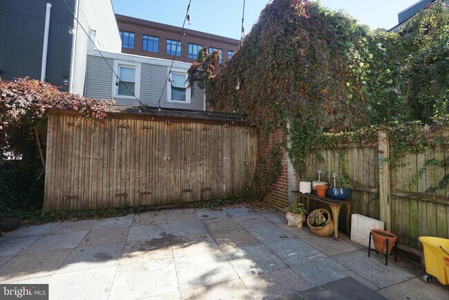 Building Photo - 1707 N Howard St