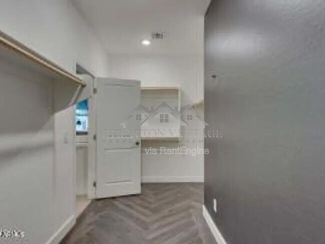 Building Photo - 37755 N Bentgrass Rd