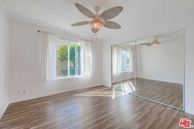 Building Photo - 2308 Schader Dr