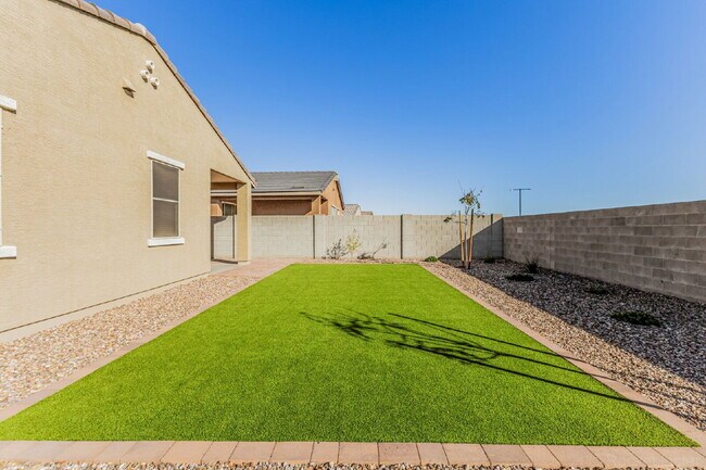 Building Photo - 19981 W Badgett Ln