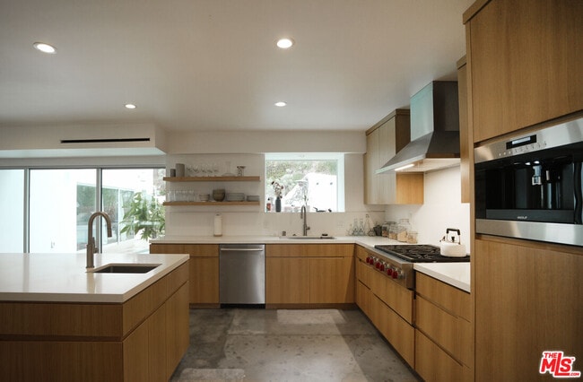 Building Photo - 2690 Zorada Dr