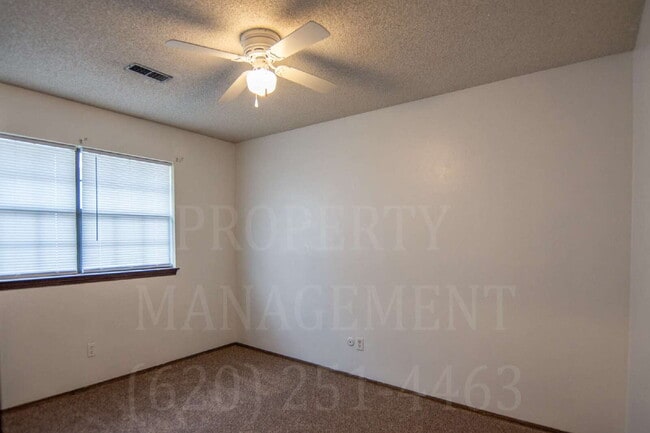 Building Photo - 2 Bedroom 1 Bath