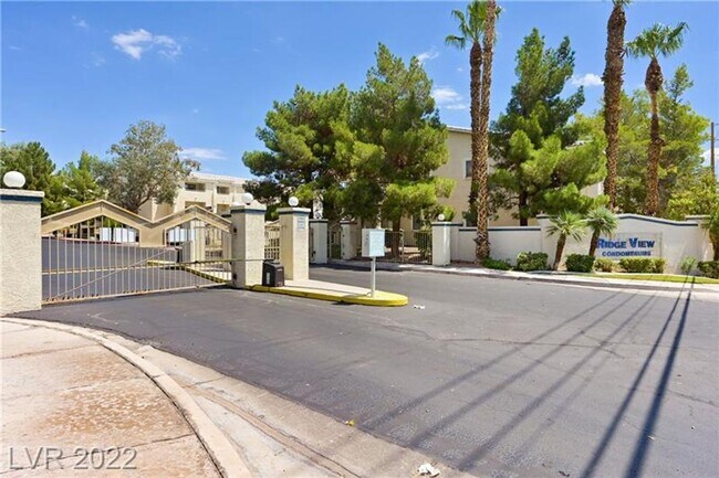 Building Photo - 2 Bed 2 Bath Green Valley Downstairs Condo