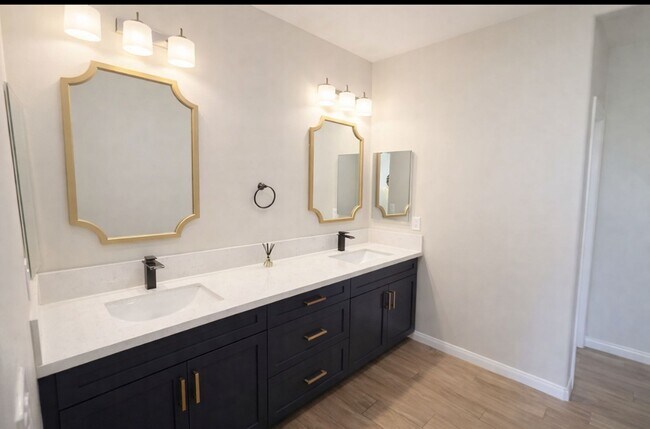 Building Photo - Executive Retreat in Brawley: Spacious 5-Bedroom Home Ideal for Corporate Stays or Refined Family...