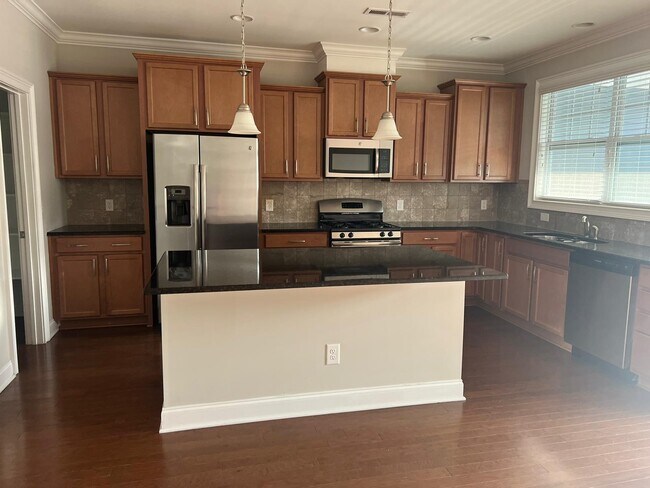 Building Photo - 523 Balsam Fir Dr