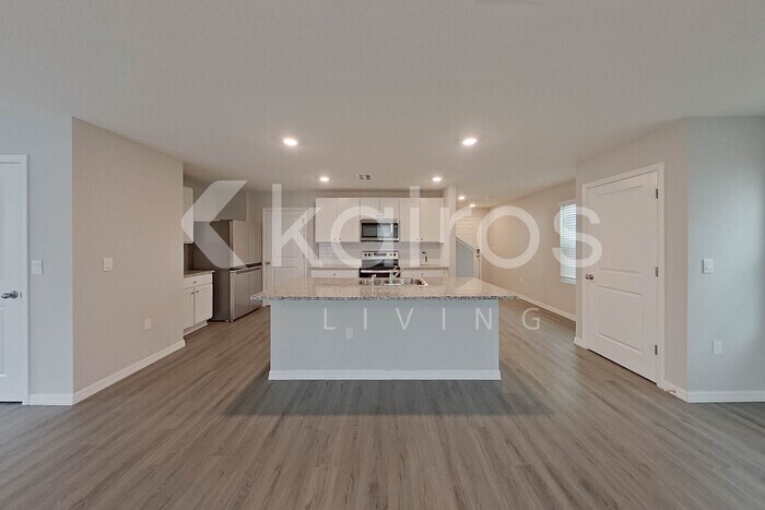 Building Photo - 8670 SW 43rd Ter