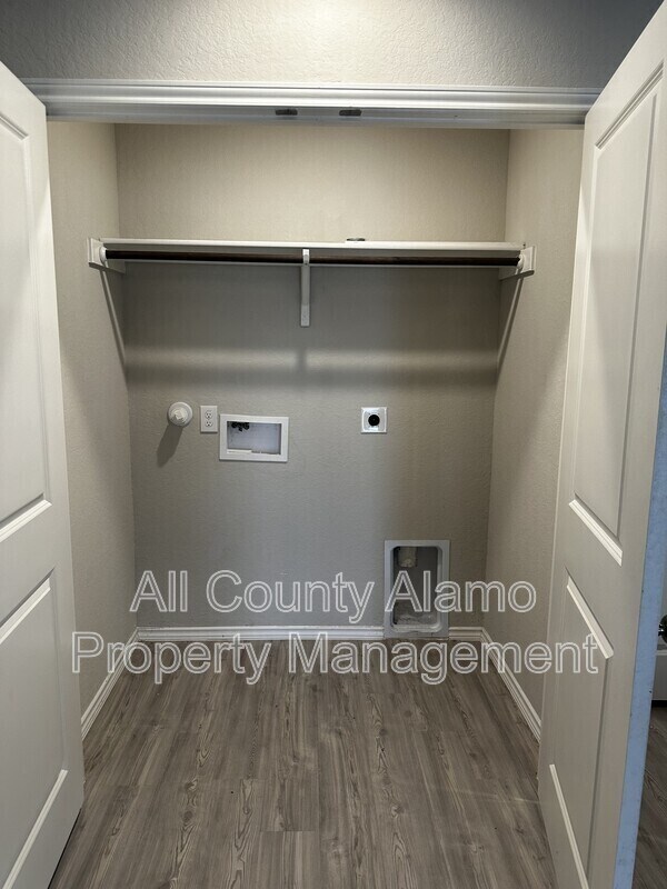 Building Photo - 10790 Giacconi Dr