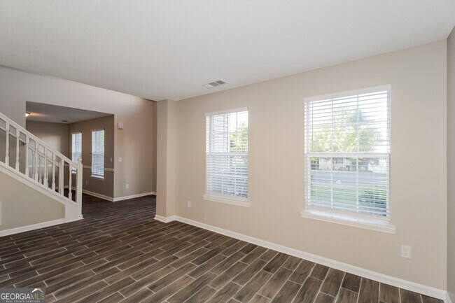 Building Photo - 6251 Village Trace