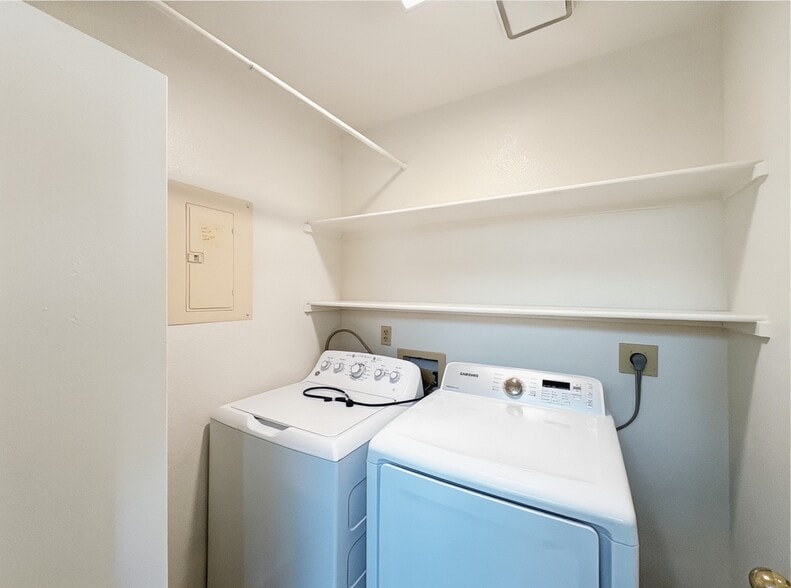 Building Photo - 2020 W Union Hills Dr