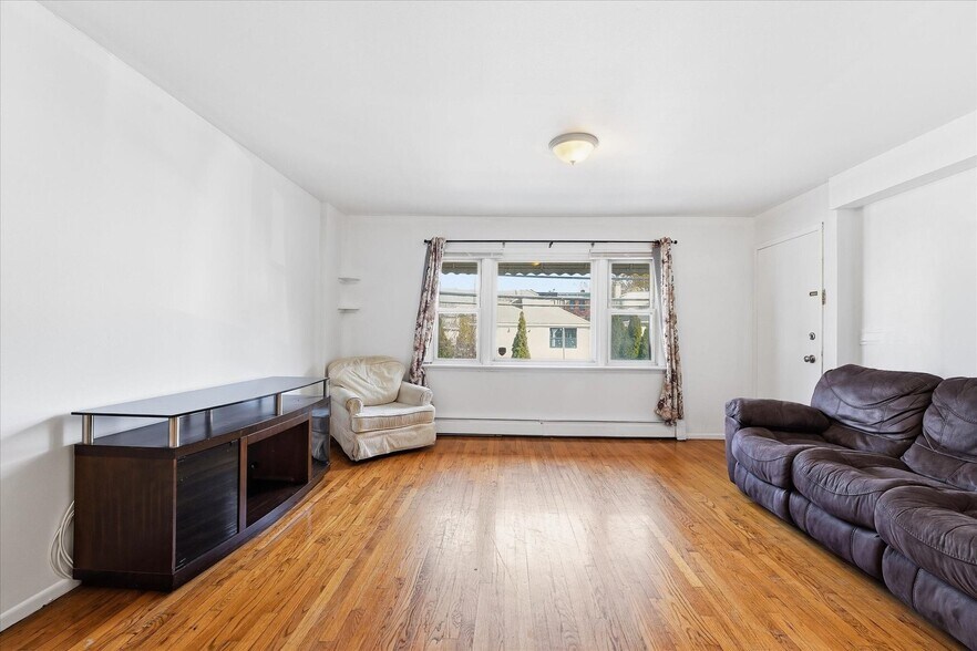 Building Photo - 41 Alan Terrace