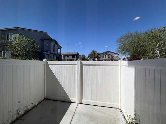 Building Photo - 4495 Vigny St