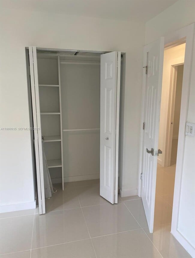 Building Photo - 5237 Warren St