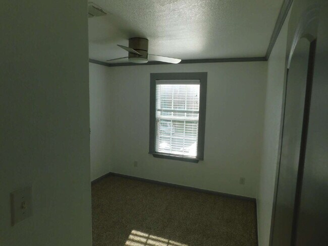 Building Photo - 6131 Southern Vis