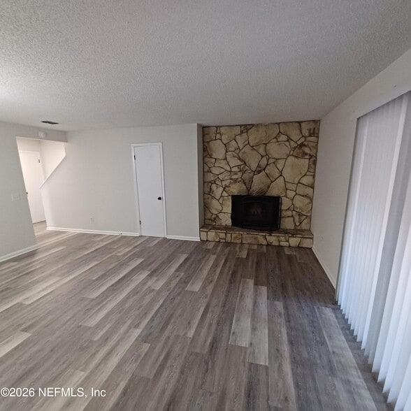 Building Photo - 1201 Douglas St