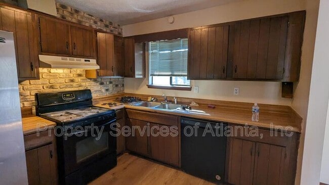 Building Photo - 4341 Old Lake Dr