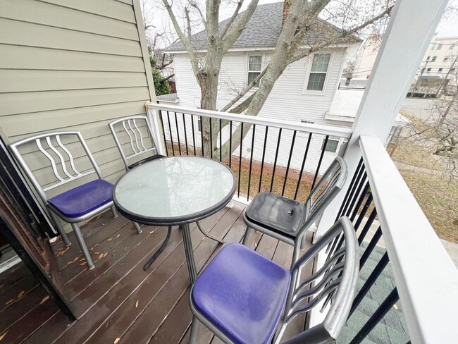 Building Photo - 40 Buxton Ave