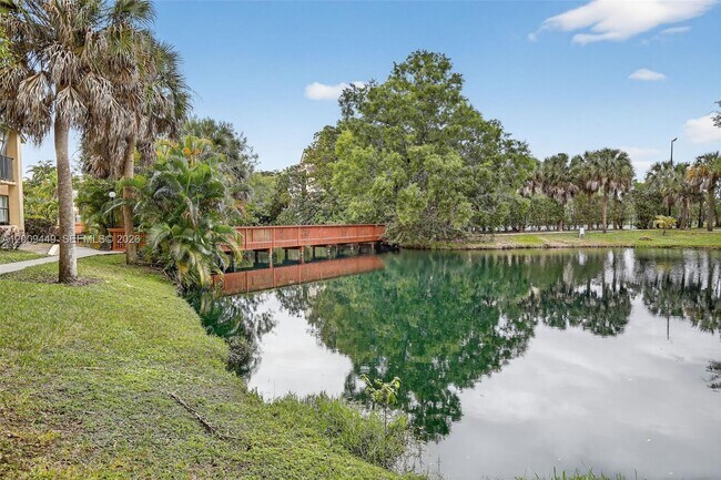 Building Photo - 9999 Summerbreeze Dr