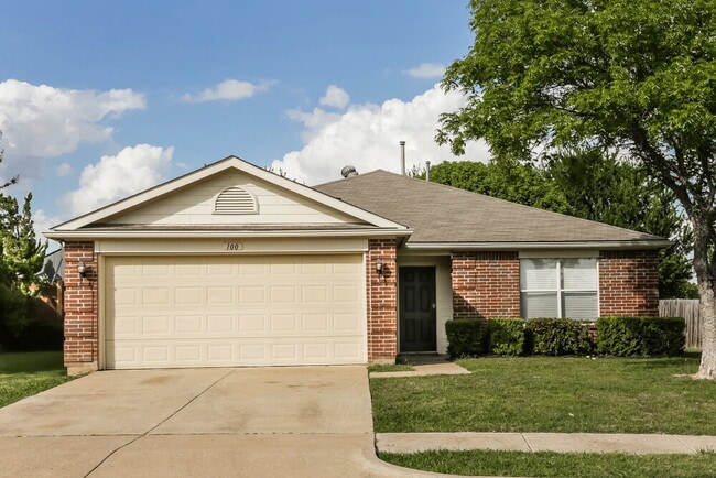 Building Photo - 100 Walnut Dr