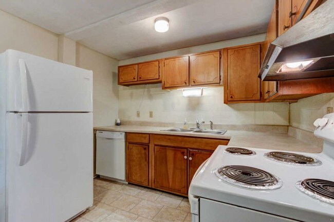 Building Photo - 5805 Haynes-Sterchi Road Apartment 2
