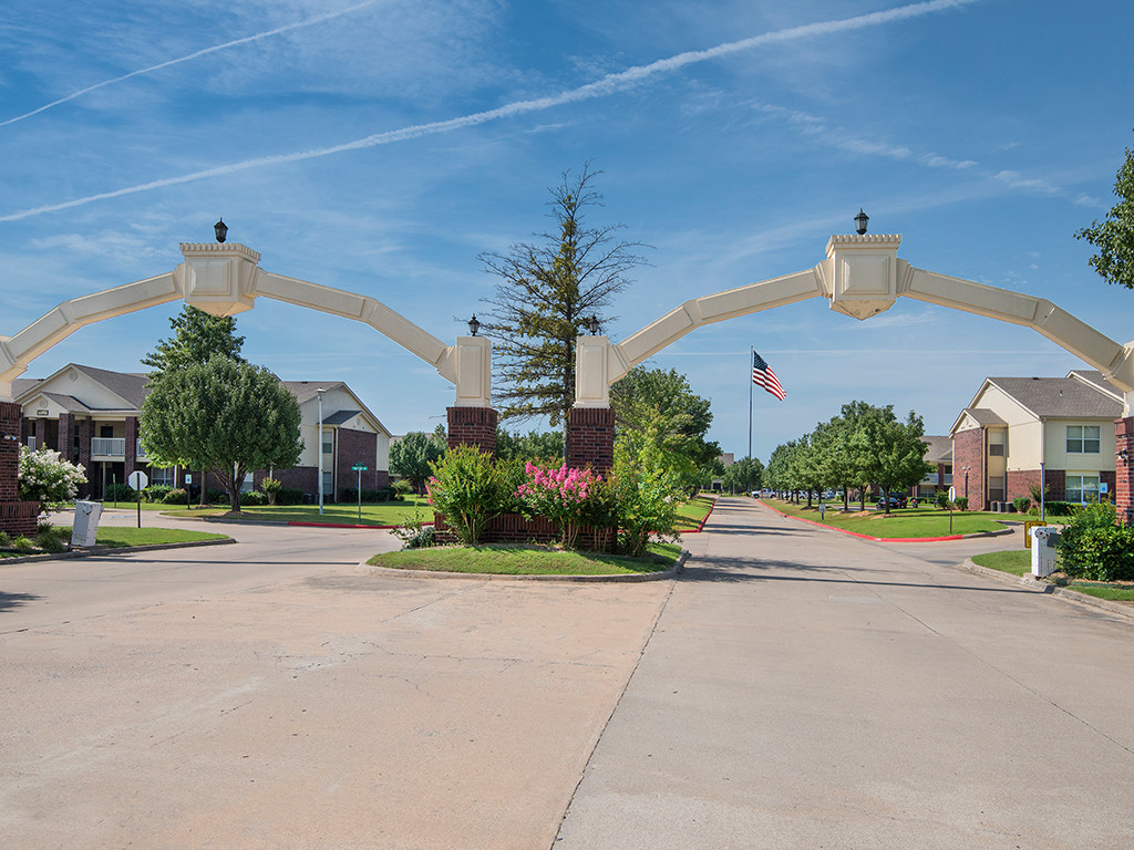 Building Photo - The Greens at Owasso I/II