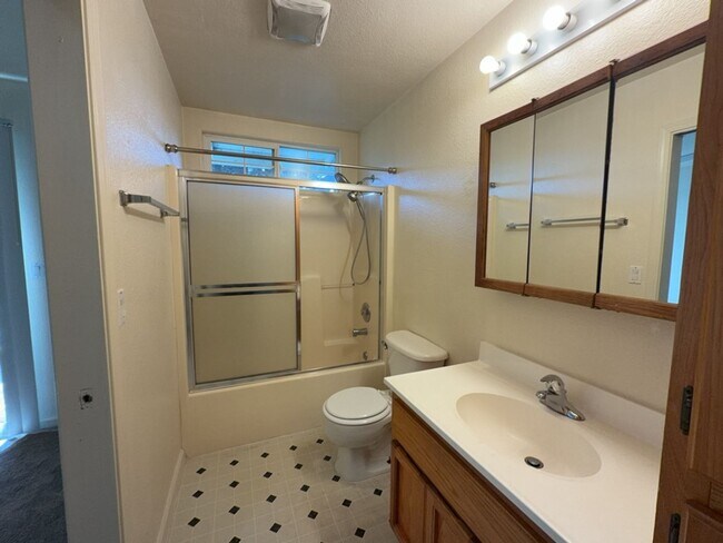 Building Photo - Pet Friendly! Spacious Ranch-Style 3 Bedroom, 1 Bathroom Home in the Heart of Fortuna