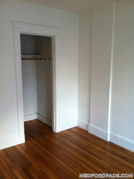 Building Photo - 53 Fellsway W