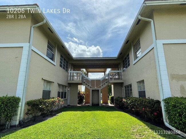 Building Photo - 10206 Twin Lakes Dr