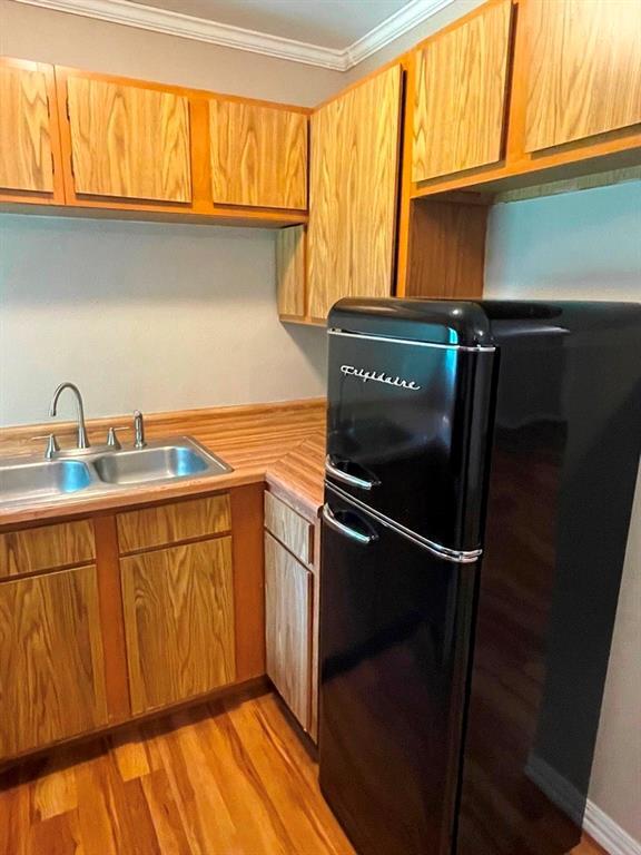 Building Photo - 6211 Chesterfield Ave