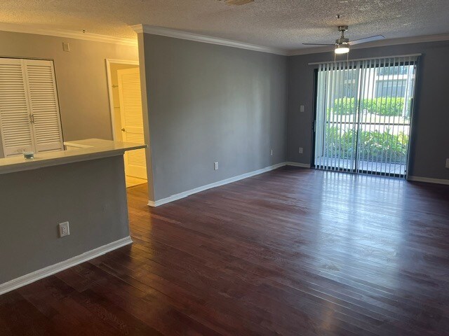 Building Photo - 4001 Crockers Lake Blvd