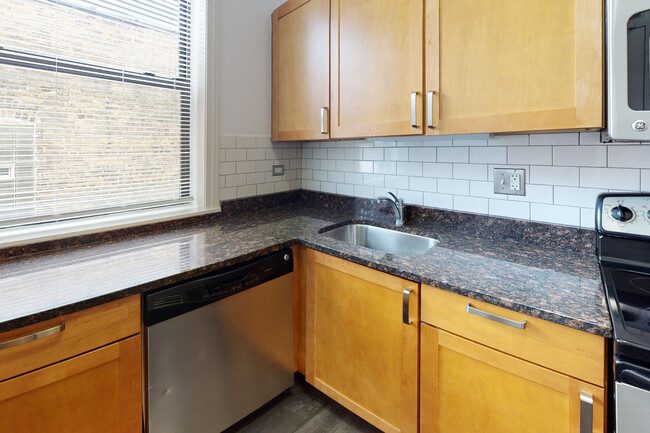 Kitchen - 5320-5326.5 S. Drexel Boulevard