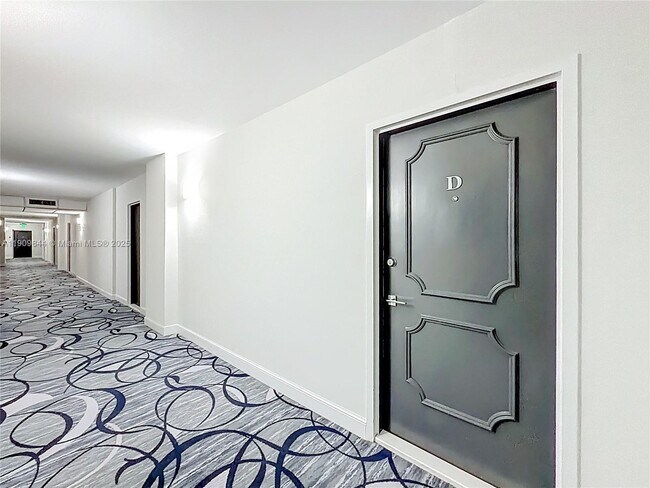 Building Photo - 2715 N Ocean Blvd