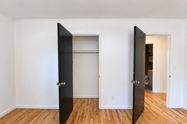Building Photo - 118 Stone Dr