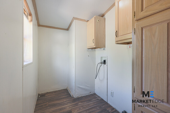 Building Photo - 5Bed/3Bath Home in Buckeye, AZ! Ready for ...