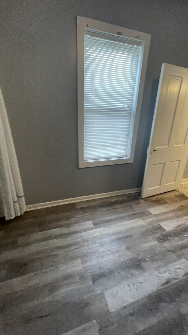 Building Photo - Cozy 1-Bedroom in Sharon – Walkable Location, Pets Welcome!