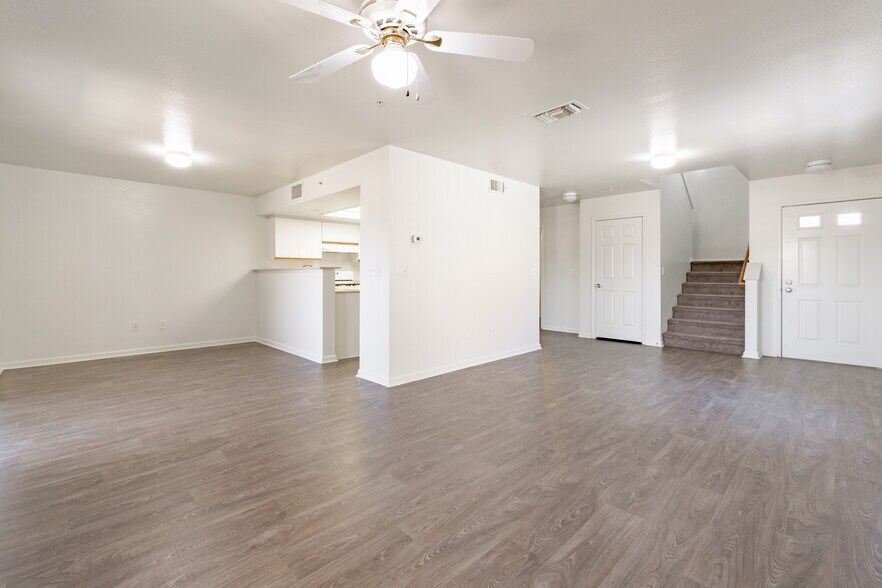 Building Photo - Ocotillo Heights