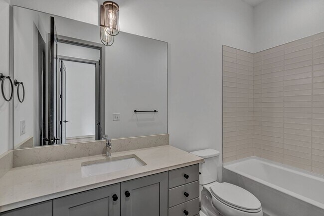 Building Photo - 4 Bed for Rent in Edison Park- The Nations!