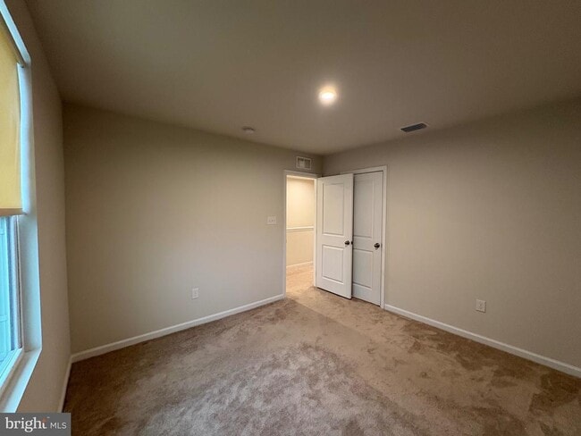 Building Photo - 27003 Greenleaf Dr