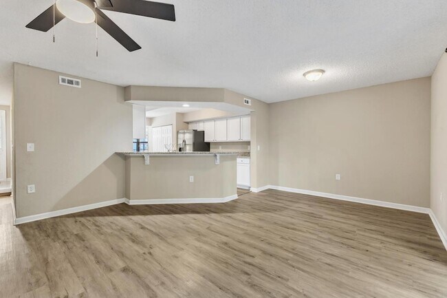 Building Photo - 2430 Condor Ct