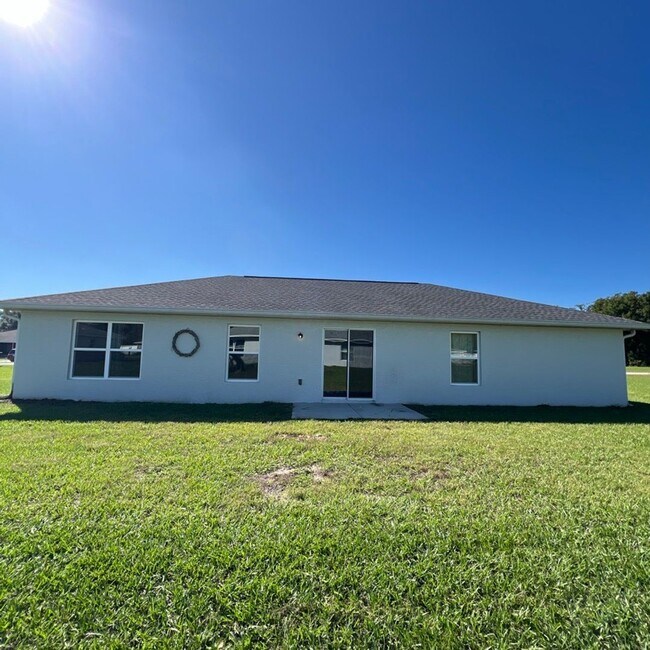 Building Photo - Spacious 4-Bedroom Modern Home in Citra!!!