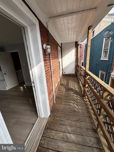 Building Photo - 318 E Marshall St